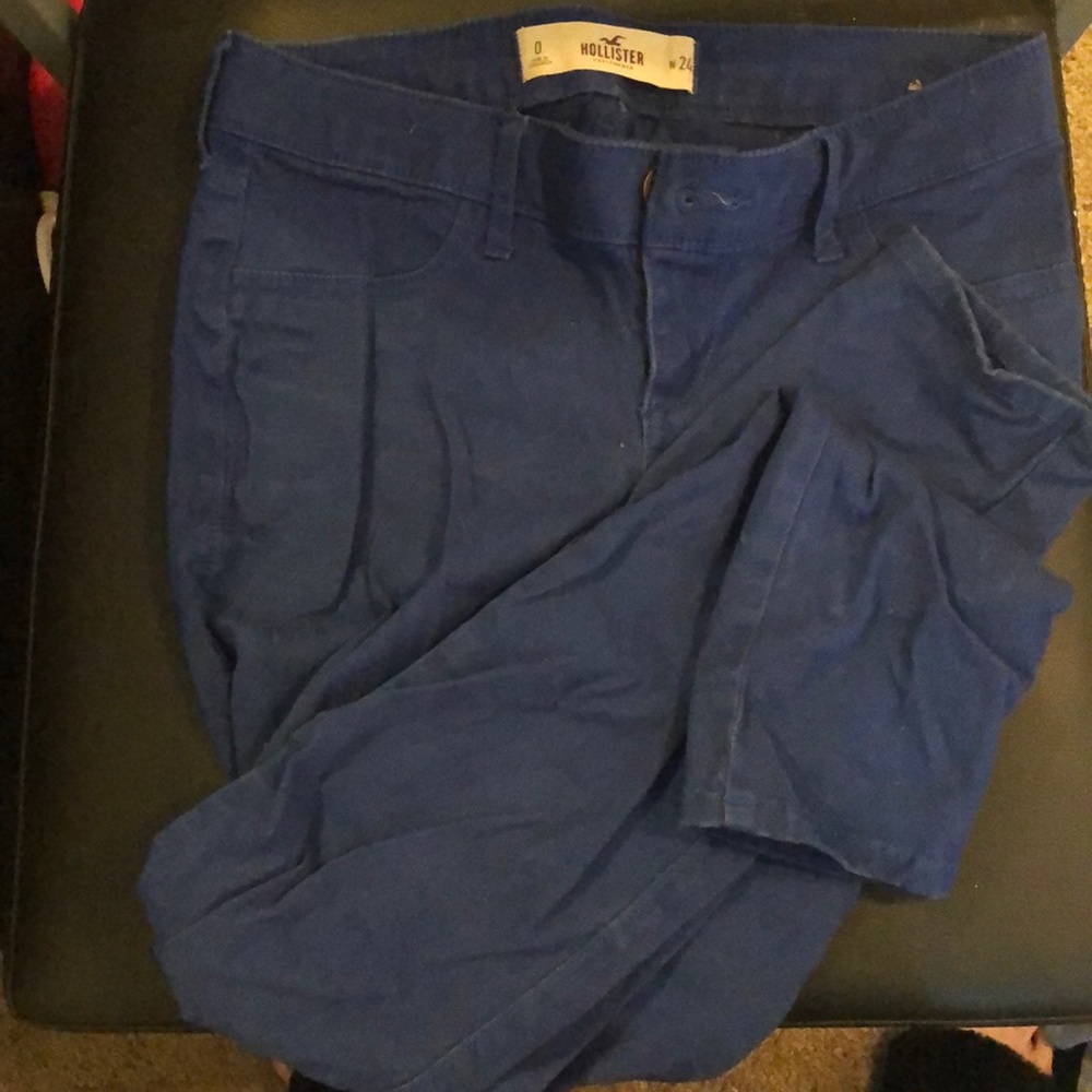 Hollister pants size 0/24 only wear once.